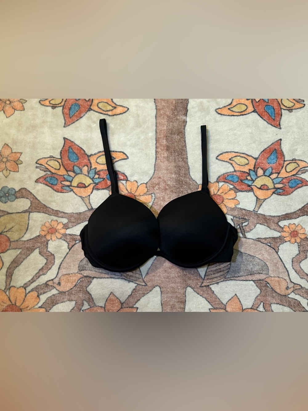 Victoria's Secret Black Molded T-Shirt Bra